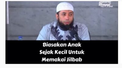 4 tips agar anak memakai jilbab